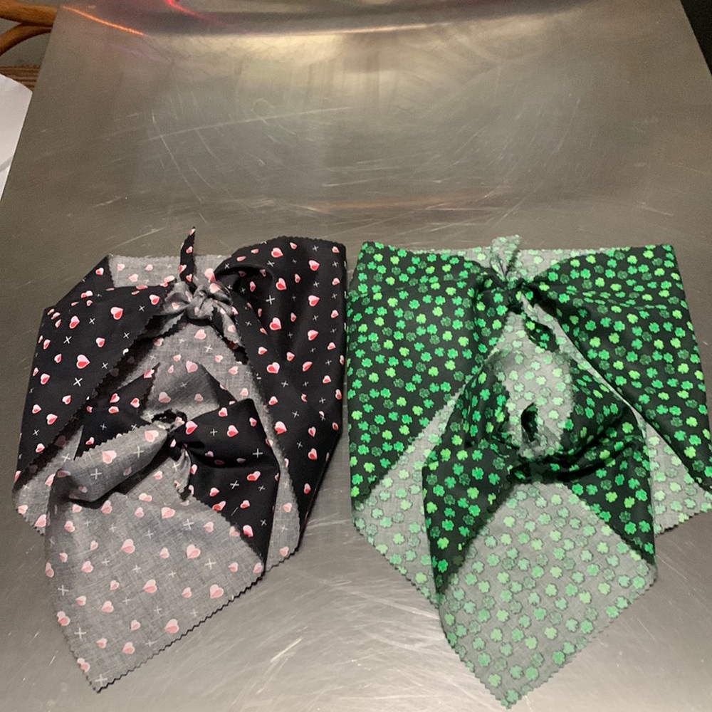 COPY - St. Patrick’s and Valentines Sm. and Lrg Pet Scarves (price is for two … - Picture 3 of 3